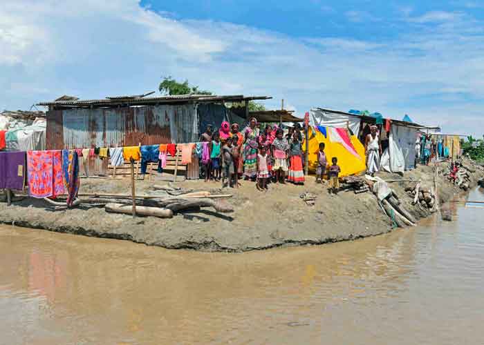 Personas afectaciones por las inundaciones tras lluvias