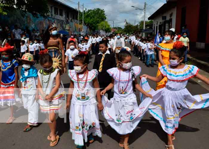 Ministerio de Educación en León apertura las fiestas patrias