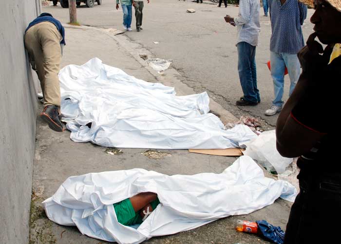 Sube la cifras de víctimas mortales a 1,297 en Haití por fuerte terremoto