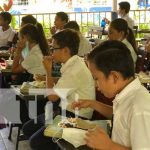 Merienda escolar en un colegio de Managua