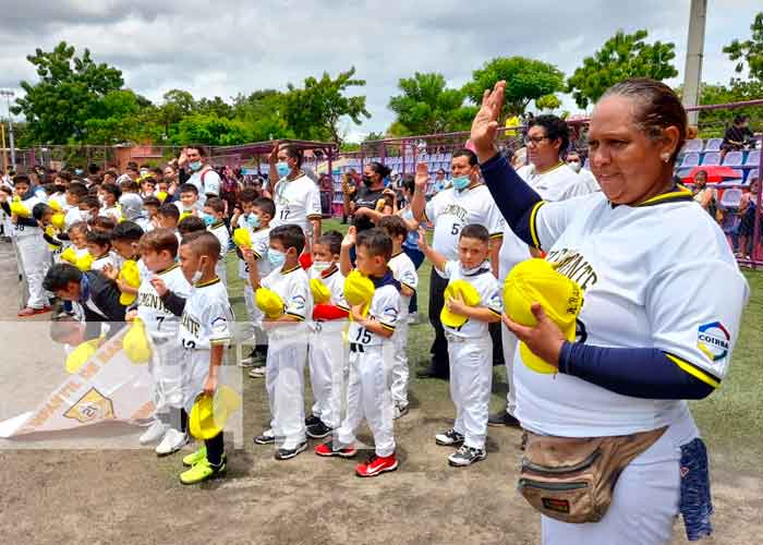 Más de 800 jóvenes participan en liga de Béisbol Roberto Clemente 