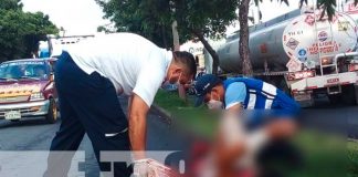 Motociclista impacta fuertemente a peatón