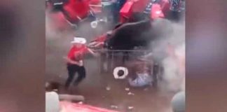 Un toro embiste a una multitud en México y la fiesta termina con un tiroteo / FOTO / Captura de pantalla / YouTube