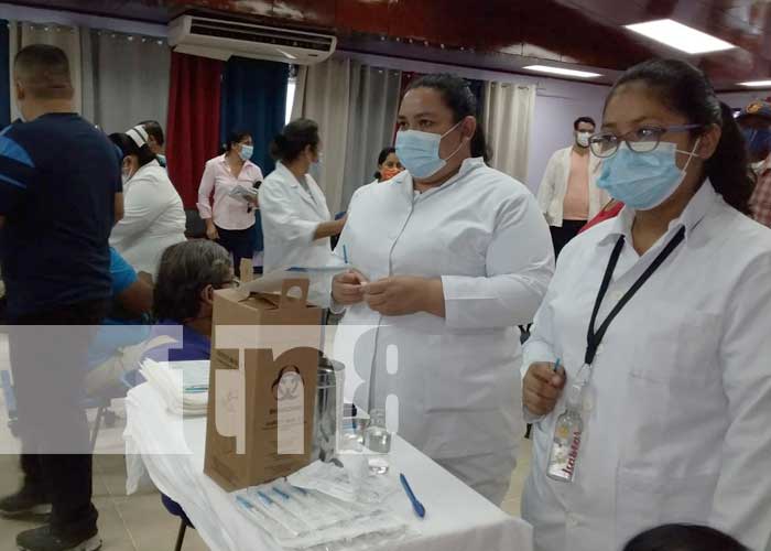 Aplicación de la vacuna contra el COVID-19 en Nicaragua