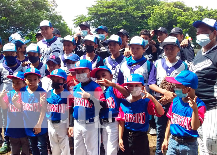 Entregan a jóvenes de Villa Progreso un campo deportivo totalmente remodelado