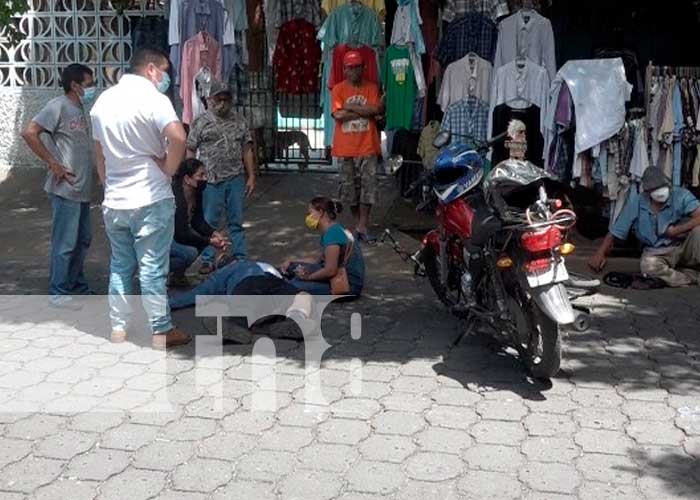 Motociclista resulta con fractura en su pierna tras imprudencia de ciclista en Managua
