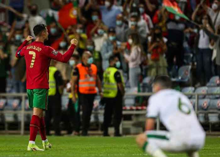 Cristiano Ronaldo celebra el triunfo de Portugal sobre Irlanda