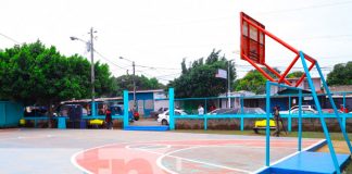 Familias agradecen la remodelacion de la cancha deportiva del Barrio Pantasma