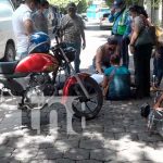 Motociclista resulta con fractura en su pierna tras imprudencia de ciclista en Managua