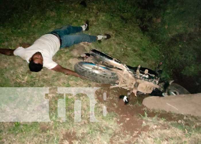 Motociclista con lesiones tras caer a una alcantarilla en Chontales