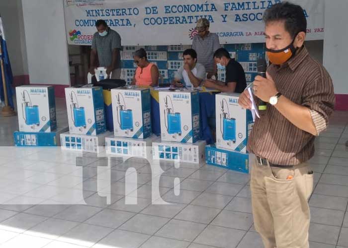 Entrega de bono tecnológico a productores de Boaco