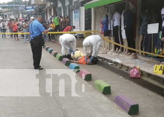 Hombre falleció en una calle transitada de Boaco producto de un infarto