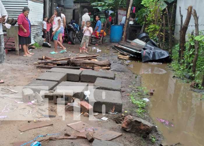 Vivienda colapsa producto de fuertes lluvias en Rivas