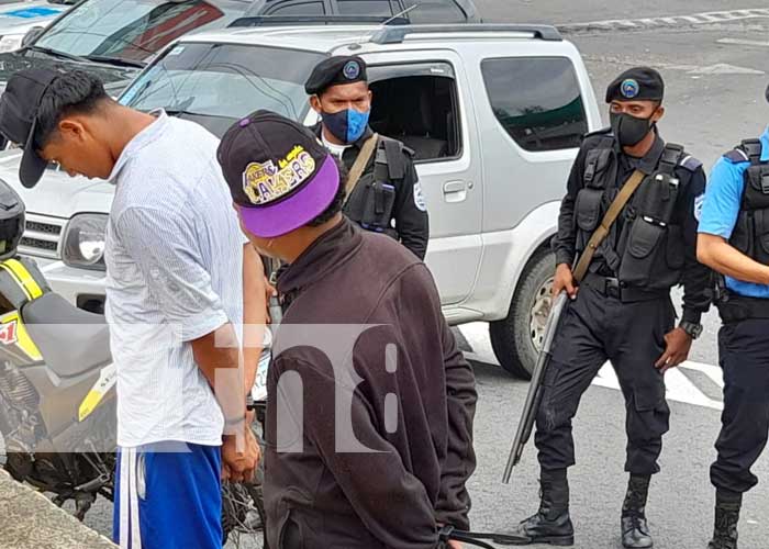Capturan a sujetos por robar piezas de vehículos en Las Colinas, Managua