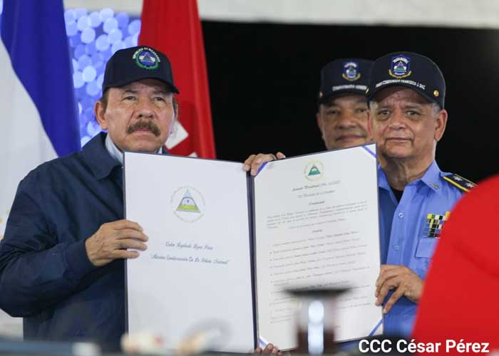 Presidente Daniel Ortega en acto por el 42 Aniversario de la Policía Nacional