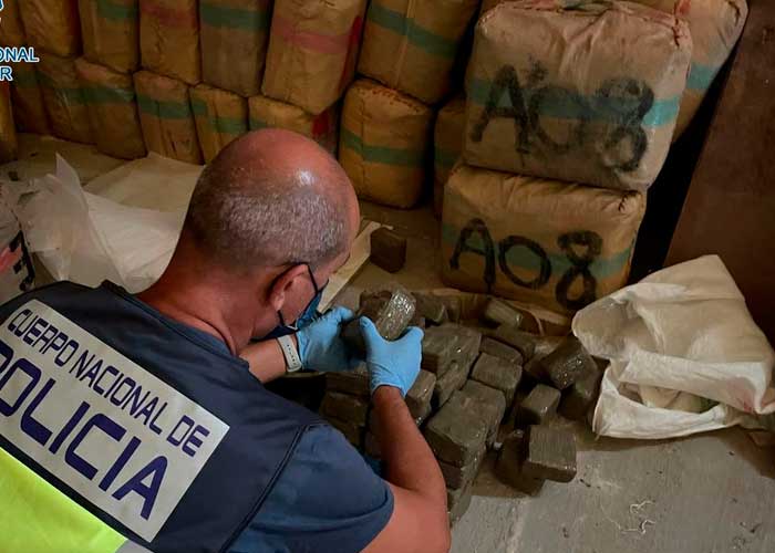 Policía de Granada españa incautan 26 mil kilos de hachís.