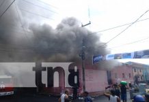 Fuerte incendio destruye 4 viviendas en Chinandega