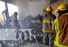 Incendio devora dos viviendas en Villa Venezuela, Managua