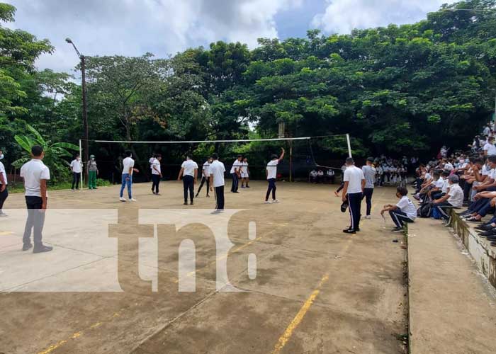 Promueven práctica del voleibol en colegios de Managua