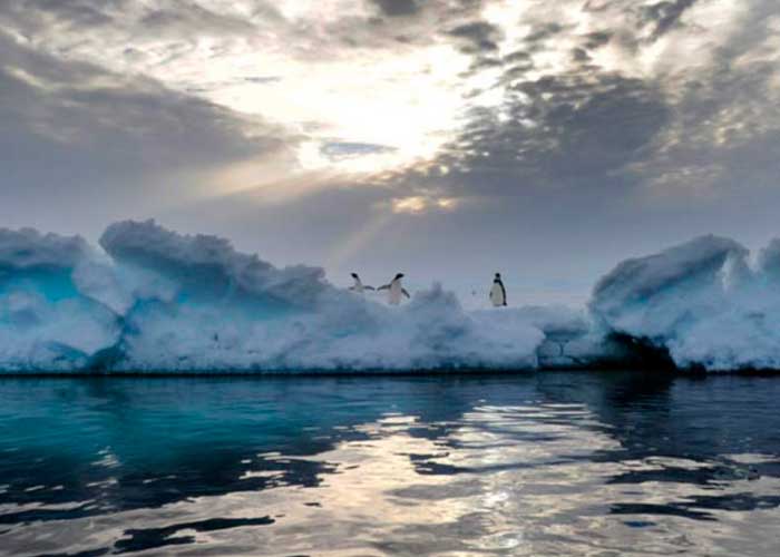 Según científicos crece agujero en capa de ozono sobre Antártida