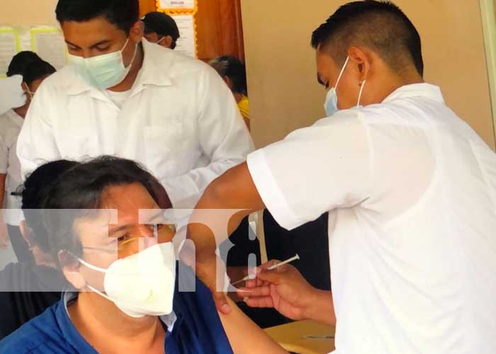 Jornada de aplicación de la vacuna contra el COVID-19 en Jalapa