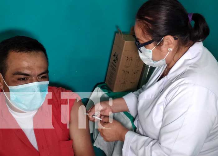 Vacuna para mayores de 30 años en Tipitapa, Managua