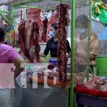 Comerciantes del mercado Periférico les ofrecen promociones en sus productos