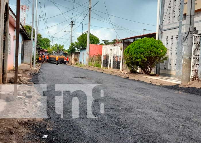 Asfaltan siete calles del barrio Villa Austria en Managua