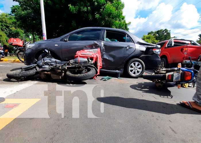 Fuerte accidente de tránsito registrado en el km 12.5 de la Ctra. a Masaya