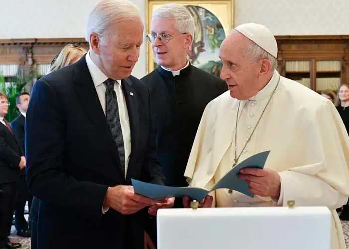 Presidente Joe Biden se reúne con el papa Francisco ante la cumbre del G20 en Roma.