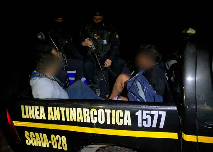 Detienen en Guatemala a tres ecuatorianos con cocaína oculta en lancha 