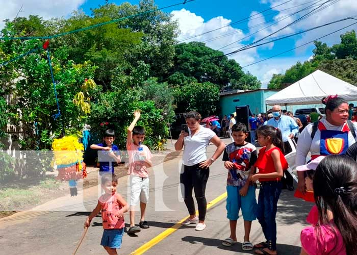 Alcaldía y población inauguran calles asfaltadas en el Barrio Omar Torrijo