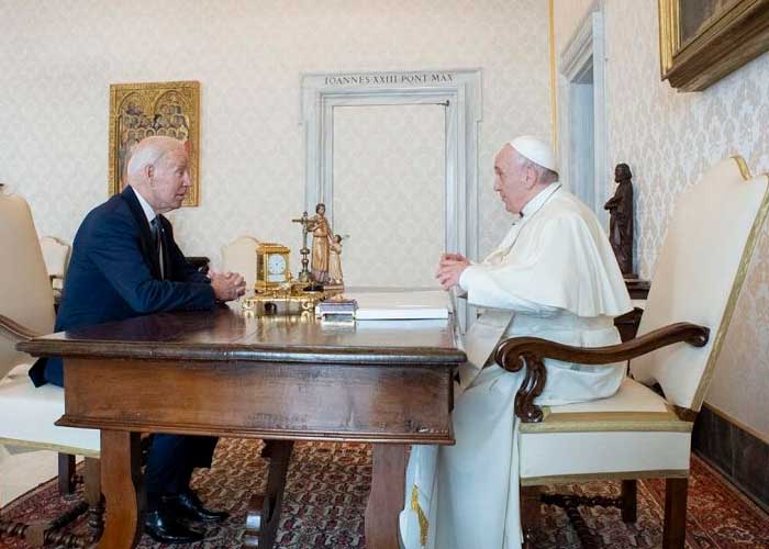 Presidente Joe Biden se reúne con el papa Francisco ante la cumbre del G20 en Roma.