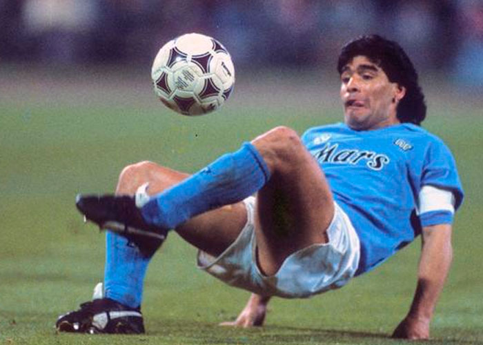 A 61 años del nacimiento de Maradona, el astro del fútbol