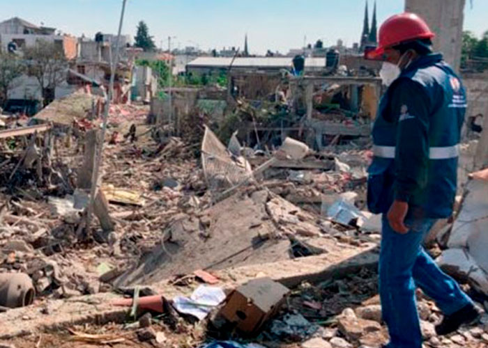 Explosión de ducto de combustible deja un muerto y 15 heridos en México 