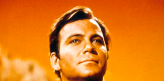 El actor William Shatner como el capitán James T. Kirk