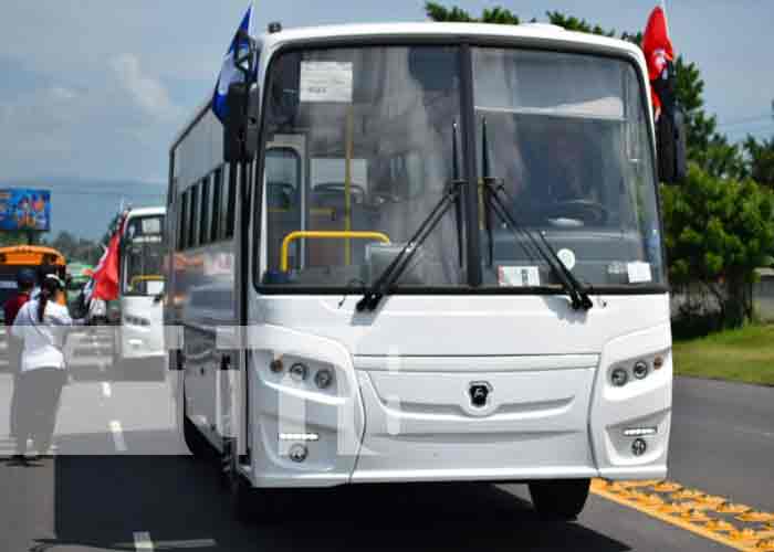 Nicaragua recibe nueva flota de buses para renovar transporte colectivo 