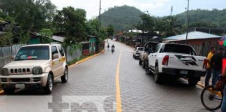 Inauguran calle adoquinada en Rosita