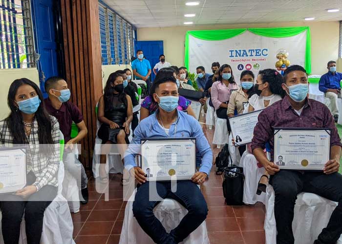 Graduación de docentes de Madriz en el idioma inglés