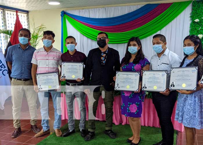 Graduación de docentes de Madriz en el idioma inglés