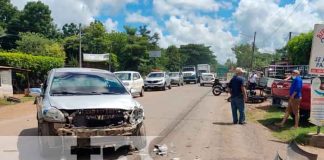 Termina lesionado al impactar contra un taxi