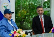 Presidente de Nicaragua, Daniel Ortega, en reunión con Sacha Llorenti, presidente ejecutivo del ALBA-TCP