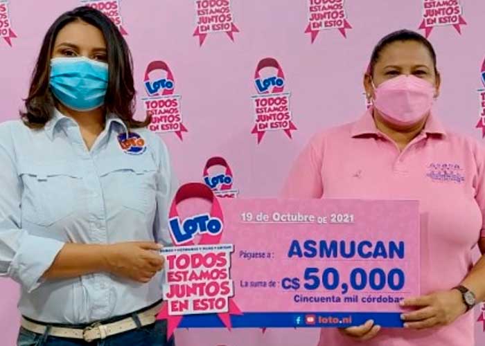 Entrega de apoyo para el cáncer de mama por parte de LOTO Nicaragua
