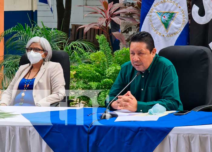 Conferencia de prensa de las autoridades de educación en Nicaragua