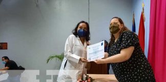 Entregan diplomas a doctores y enfermeras del hospital Carlos Roberto Huembes