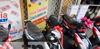 Premiación de motos con La Raspadita de la Lotería Nacional en Nicaragua