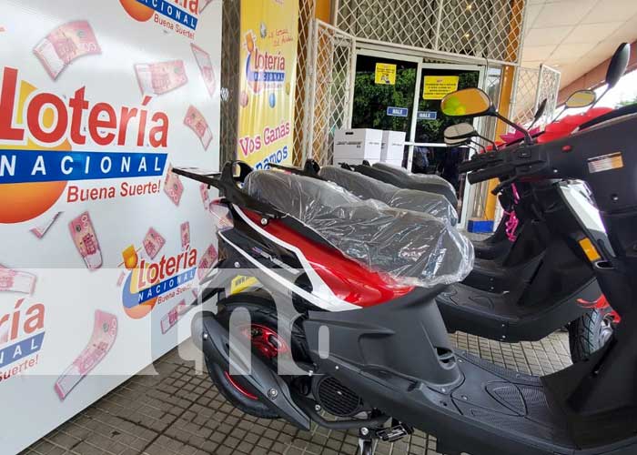 Premiación de motos con La Raspadita de la Lotería Nacional en Nicaragua
