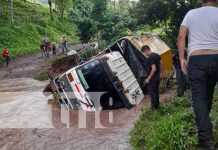 Camión arrastrado por corriente del Río El Zorro en Waslala