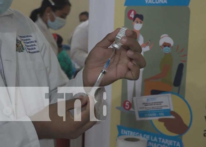 Efectiva vacunación contra el COVID-19 en Rivas