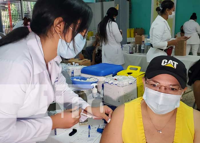 Nueva jornada de vacunación a personas en Managua